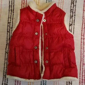 Old navy puffer vest with faux fur trim
